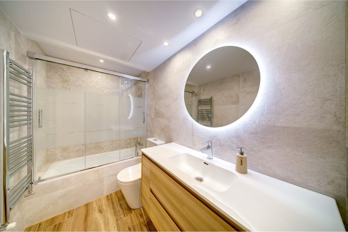 Baño tipo spa tras reforma integral en Zaragoza